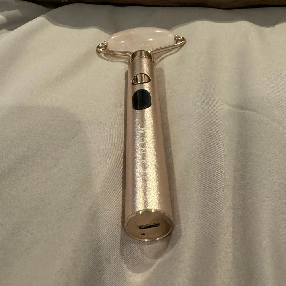 Rose Quartz facial roller w/interchangeable body roller, chillable rolling tools